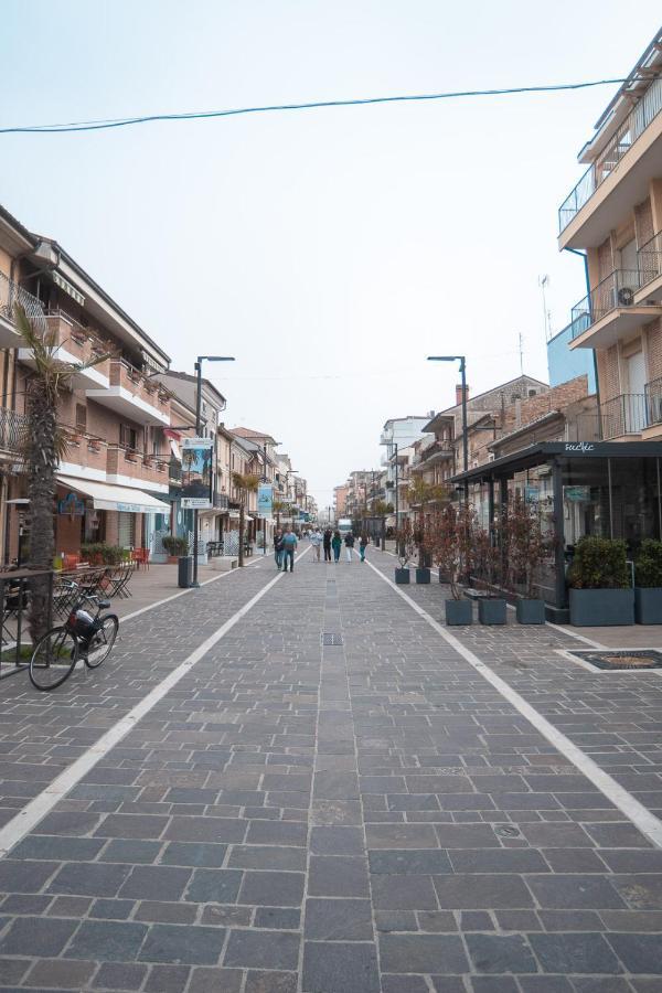 Le Camelie -Appartamenti Nuovi Porto SantʼElpidio 外观 照片
